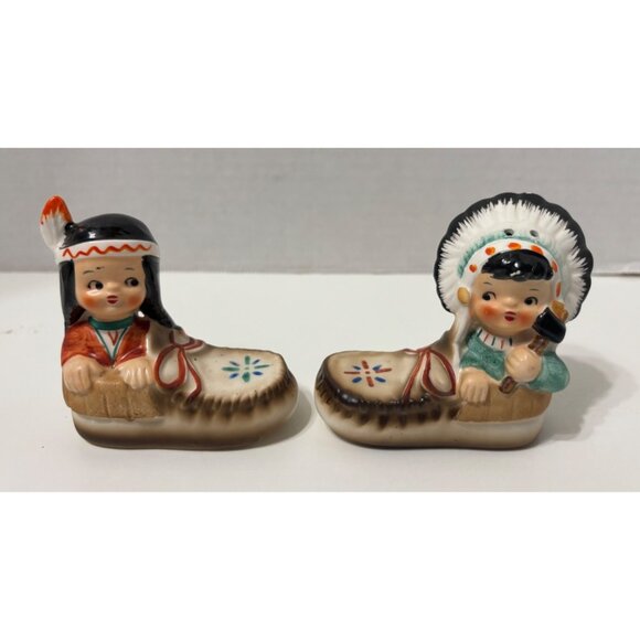 Other - Vintage Native American Figurine Salt & Pepper Shakers Moccassin Tomahawk